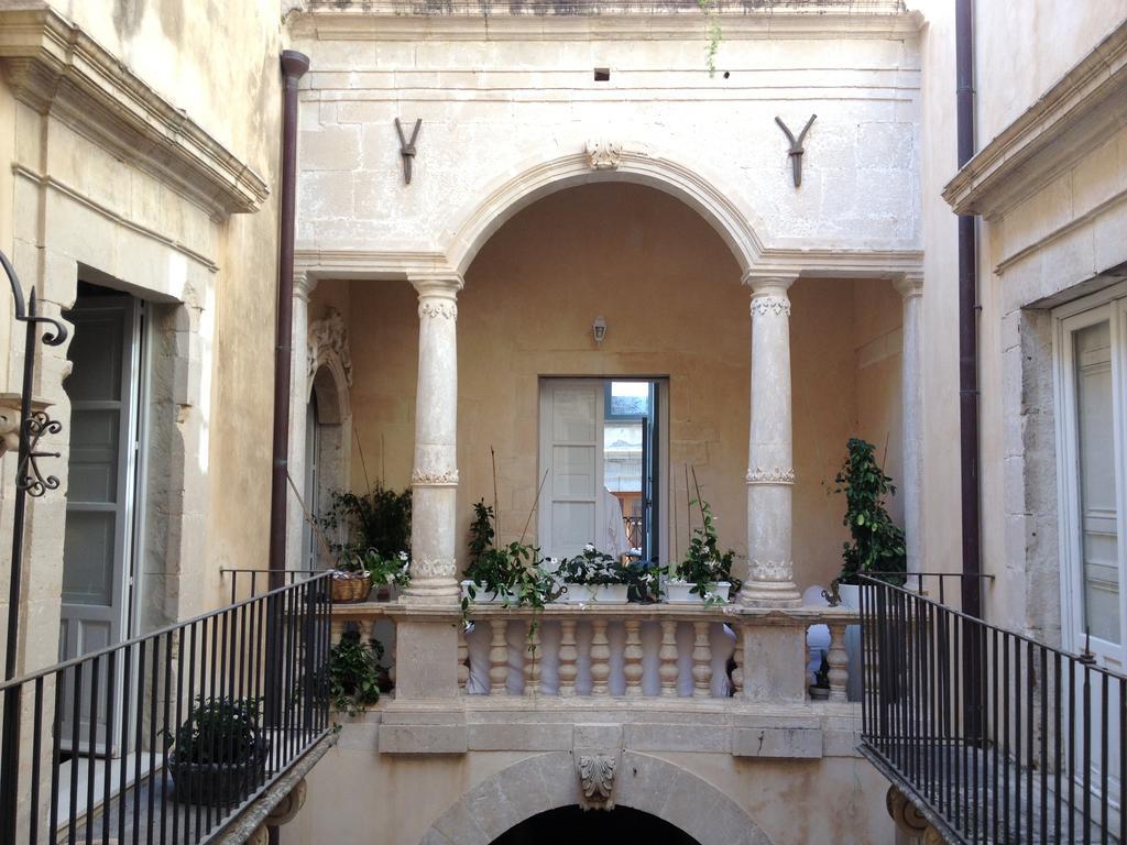 Ortigia Family House Apartment Сиракуза Екстериор снимка
