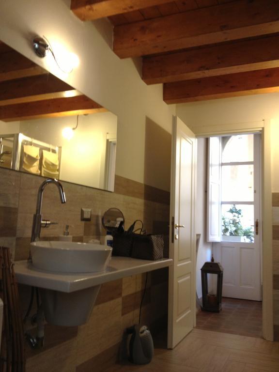 Ortigia Family House Apartment Сиракуза Екстериор снимка